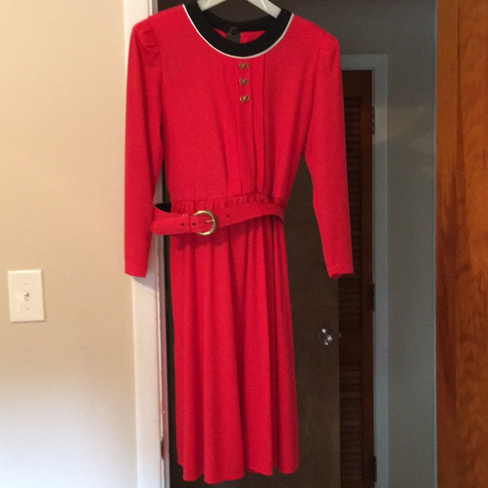 Vintage button down dress w/shoulder pads & collar